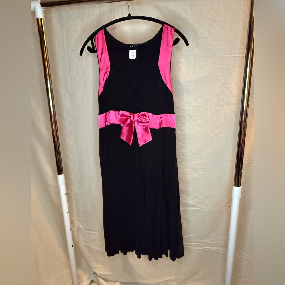 Elegant Black pleated skirt Dress with Pink Accents